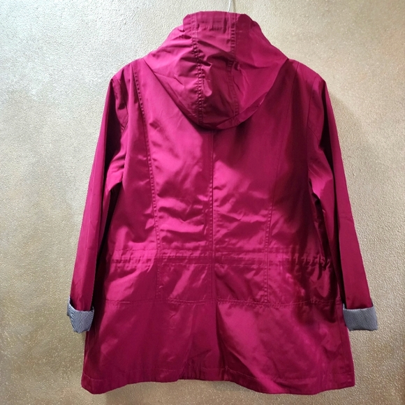 Women's Petite Raspberry Spring rain jacket - Picture 3 of 9